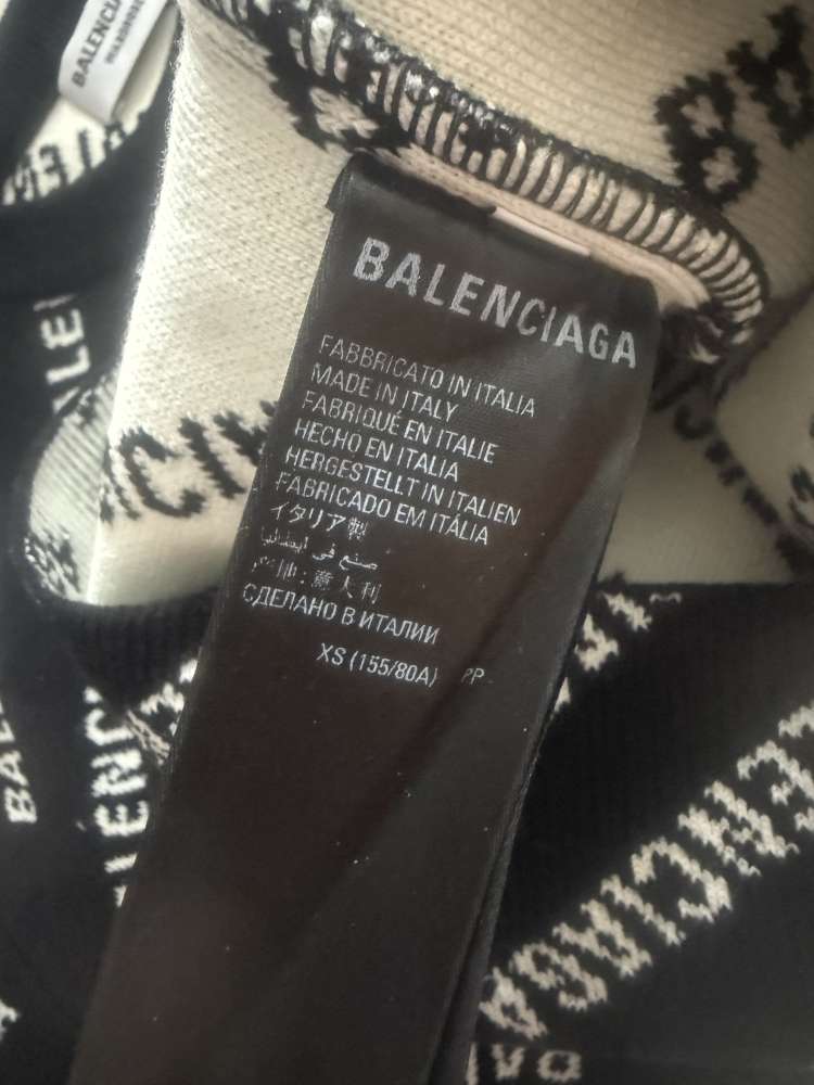 Balenciaga sveter xs