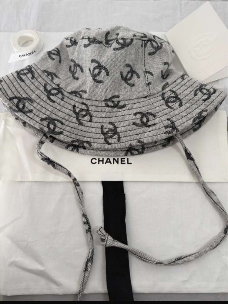 Chanel klobuk
