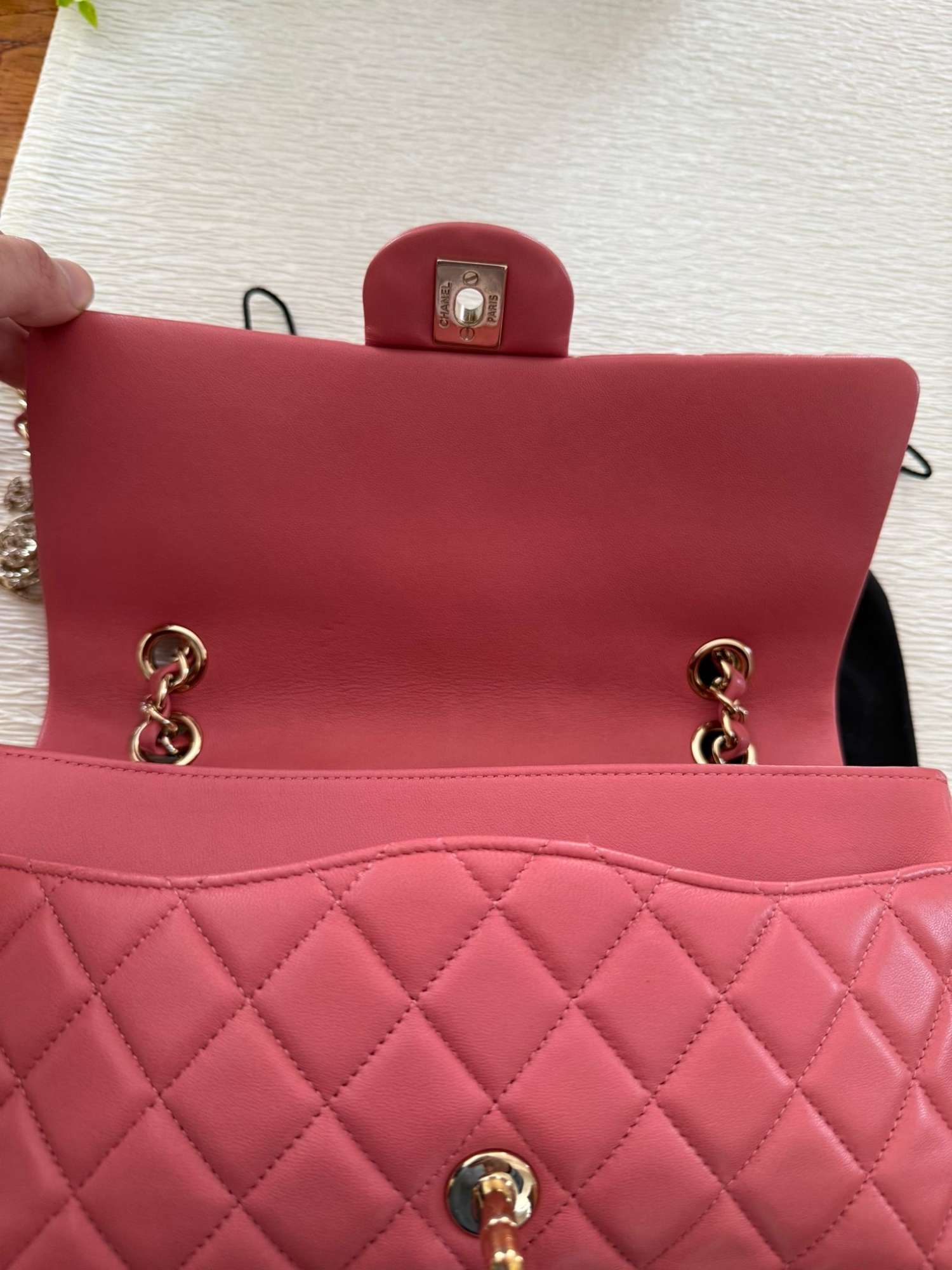 Chanel médium flap bag