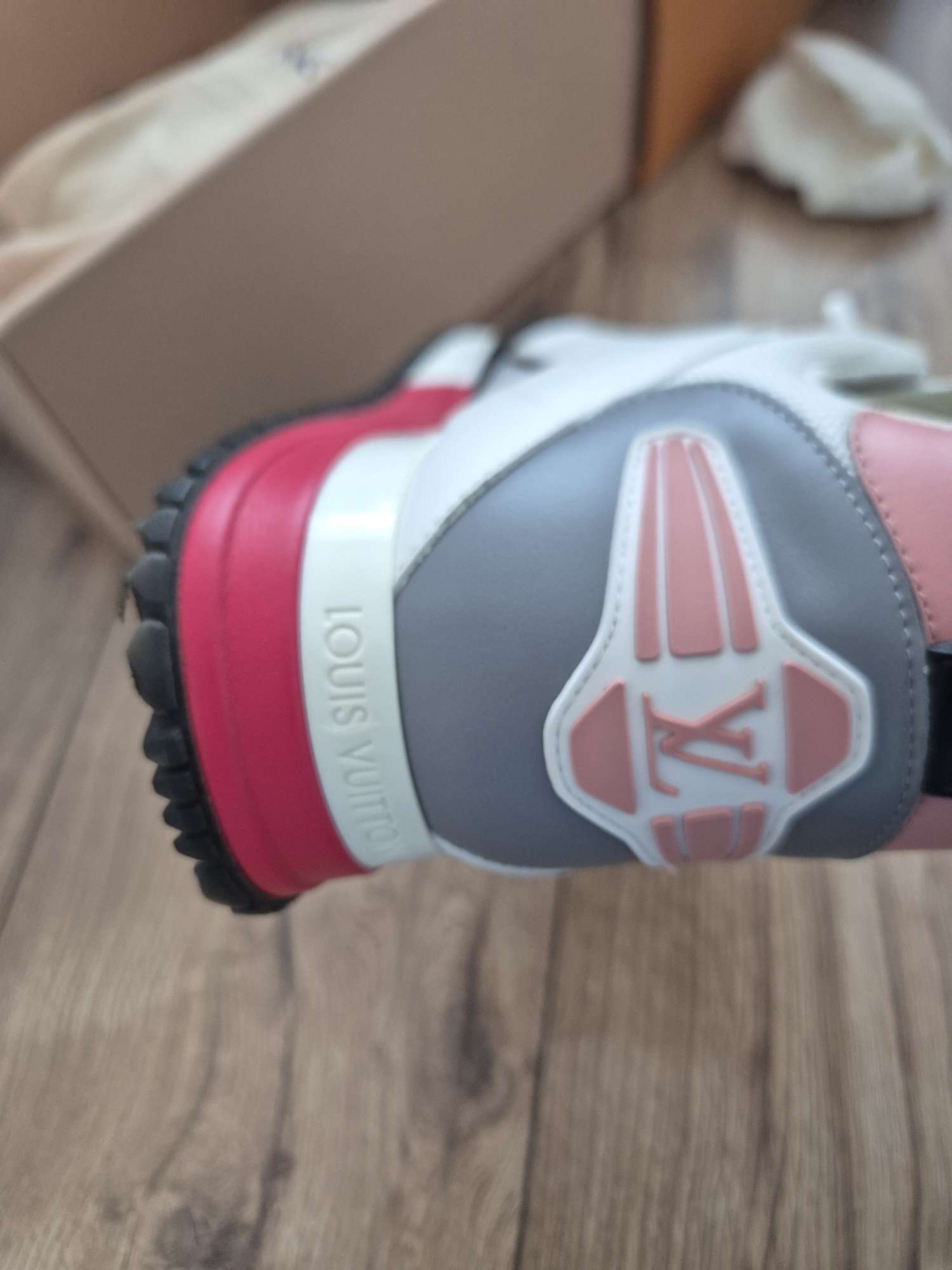 Louis Vuitton RUN AWAY MESH veľkosť 39