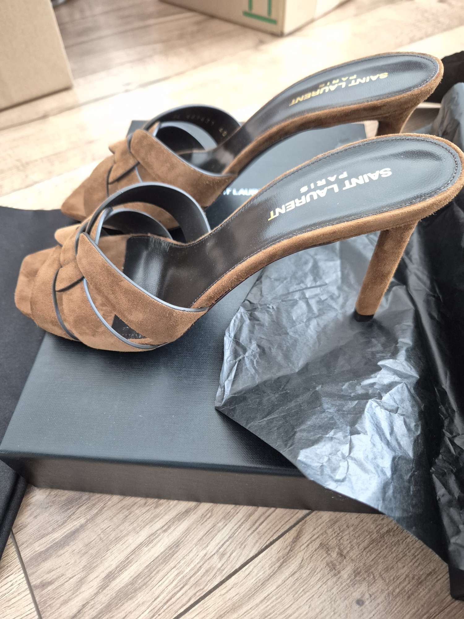 Nové kožené sandále YSL veľkosť 40