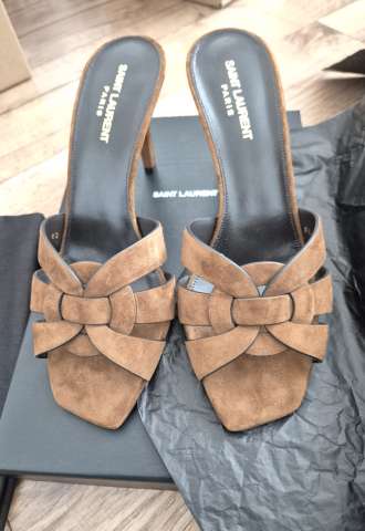 https://www.vipluxury.sk/Nové kožené sandále YSL veľkosť 40