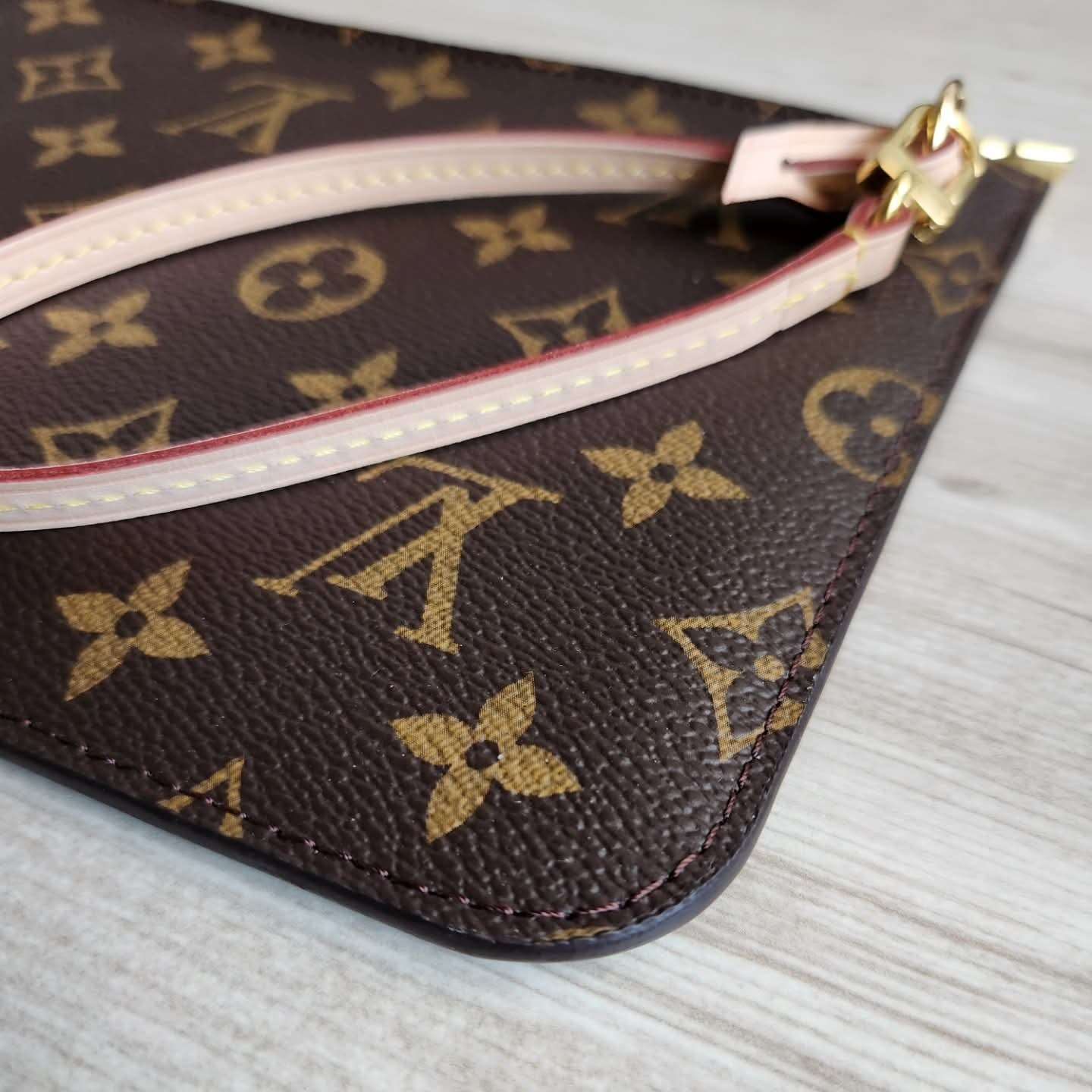 Louis Vuitton Pochette Monogram