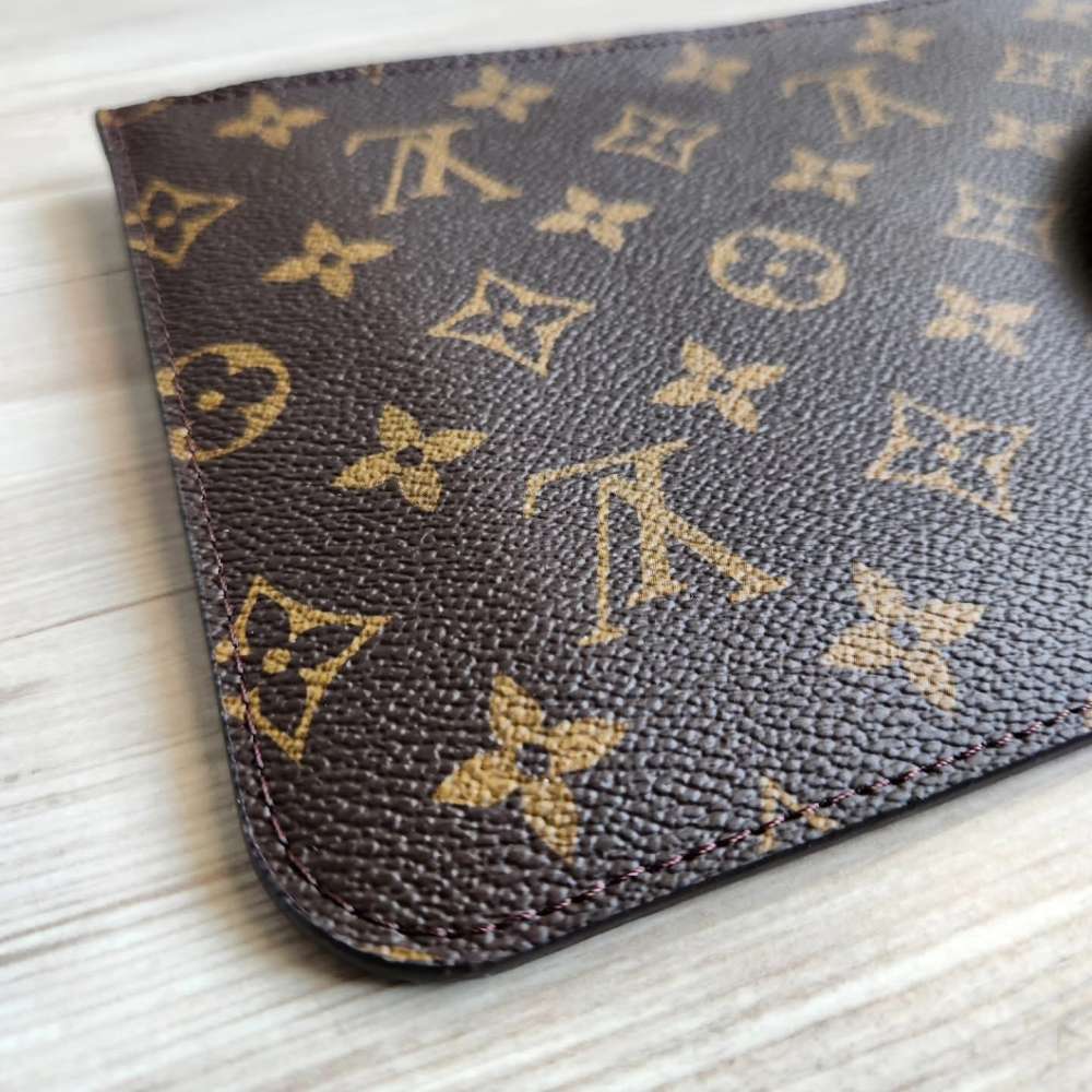 Louis Vuitton Pochette Monogram