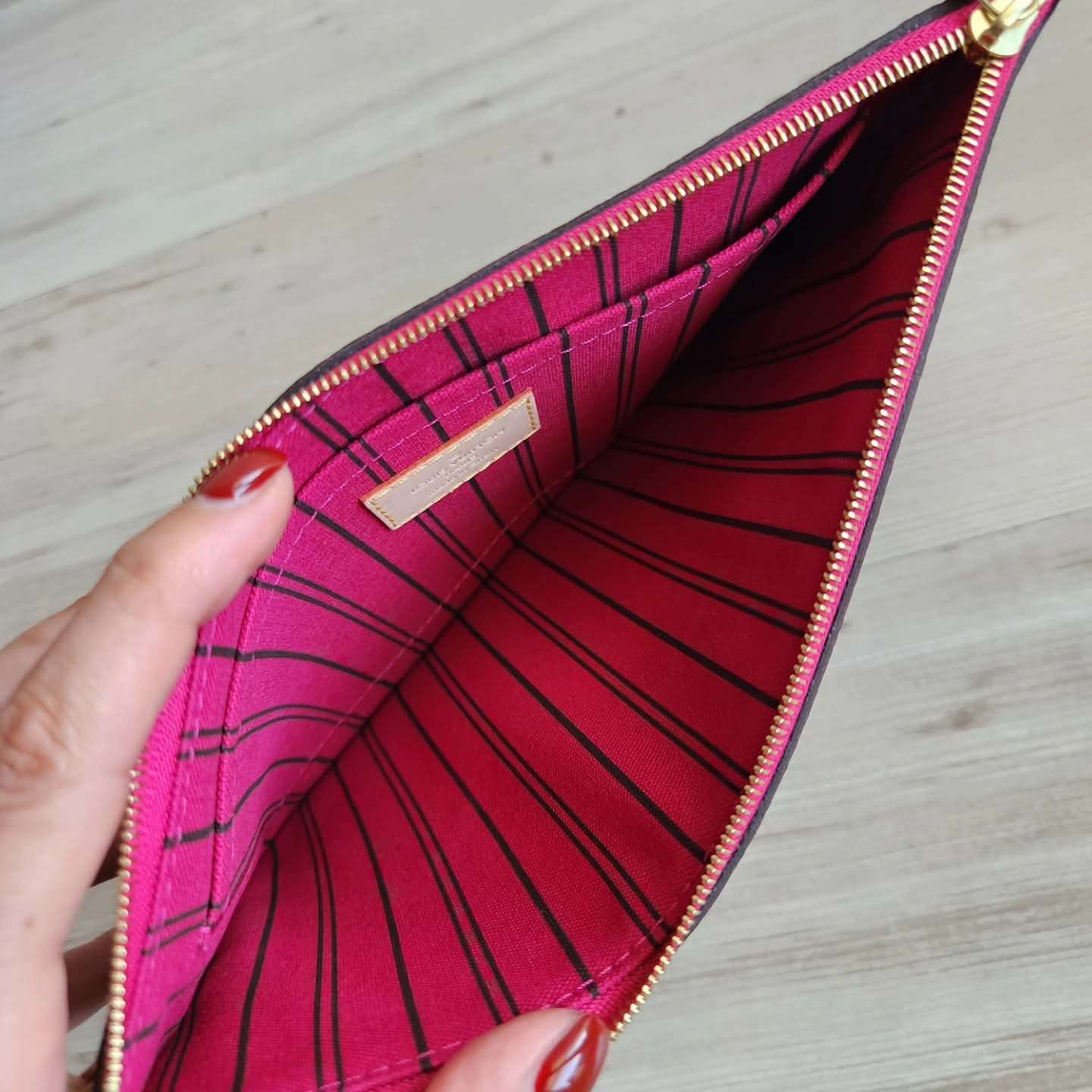 Louis Vuitton Pochette Monogram