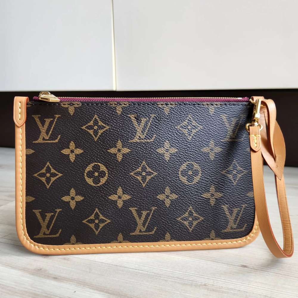 Louis Vuitton Pochette