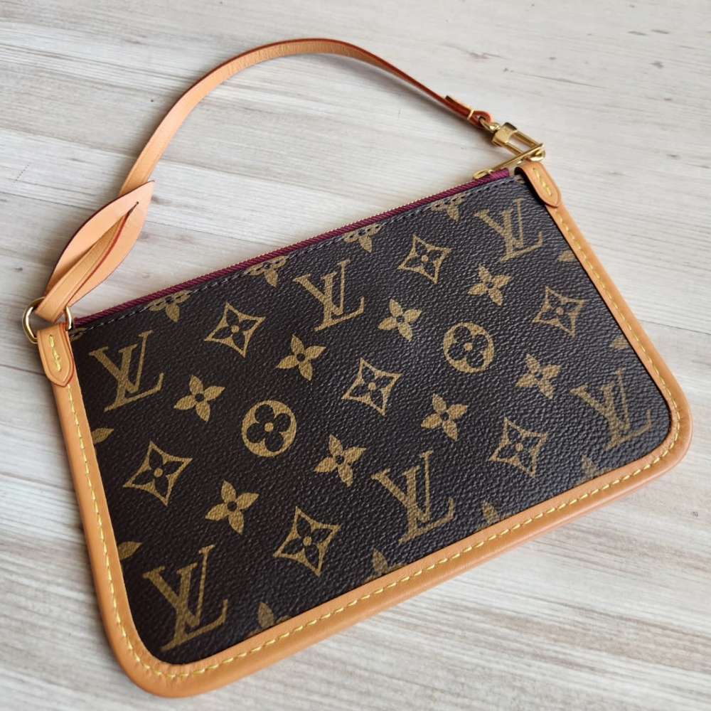 Louis Vuitton Pochette