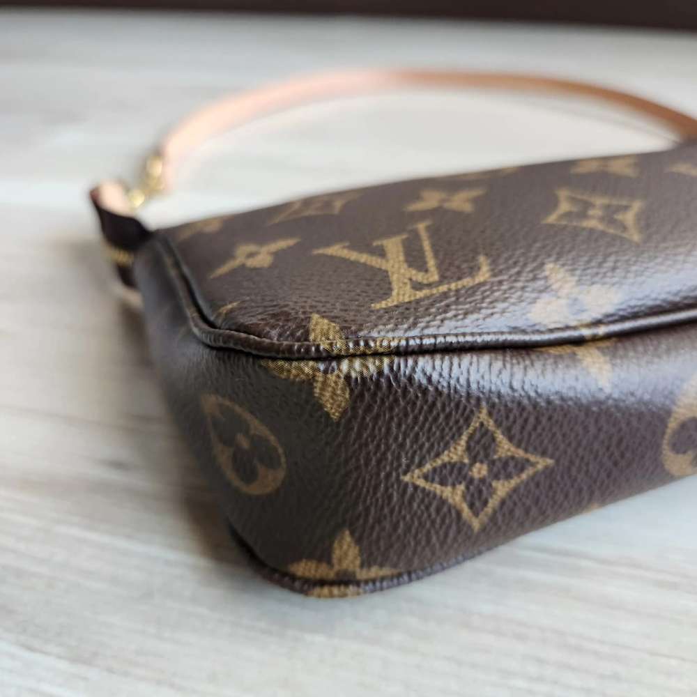 Louis Vuitton Pochette Accessoires NM