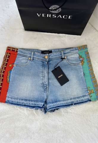 https://www.vipluxury.sk/Versace šortky