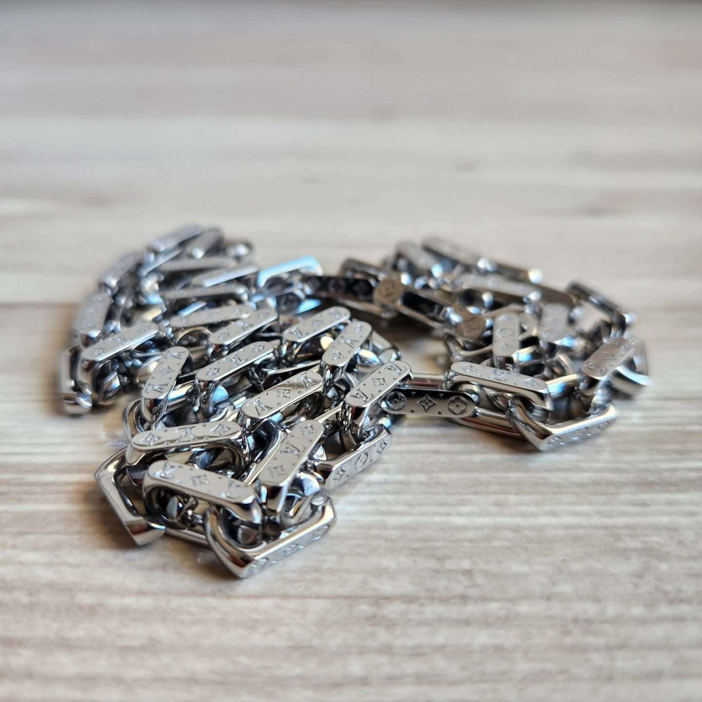 Louis Vuitton Nahrdenik