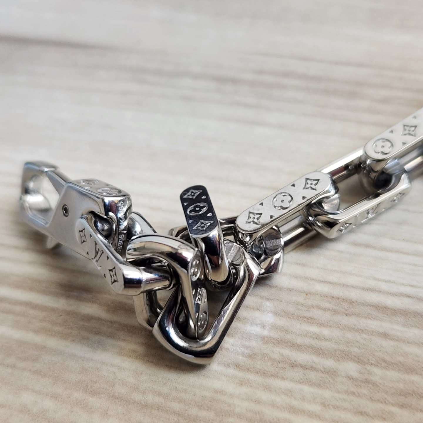 Louis Vuitton Nahrdenik