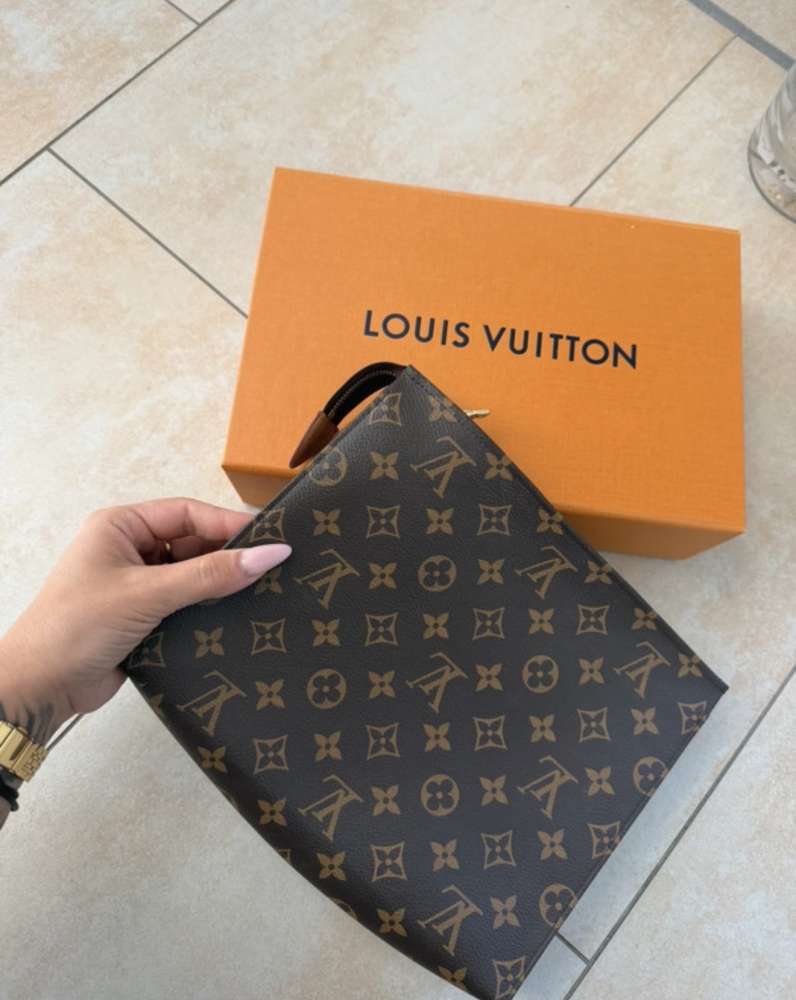 Louis Vuitton Toiletka
