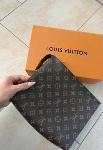 https://www.vipluxury.sk/Louis Vuitton Toiletka