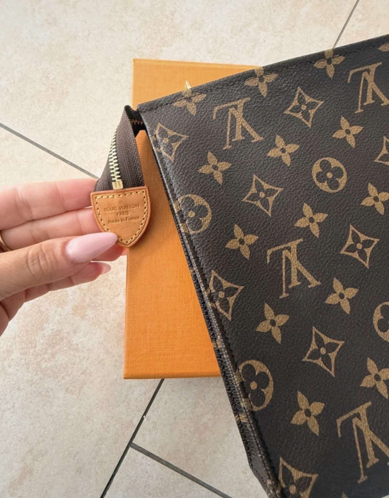 Louis Vuitton Toiletka