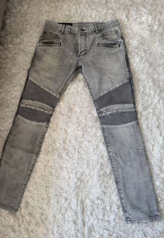 https://www.vipluxury.sk/Balmain jeansy