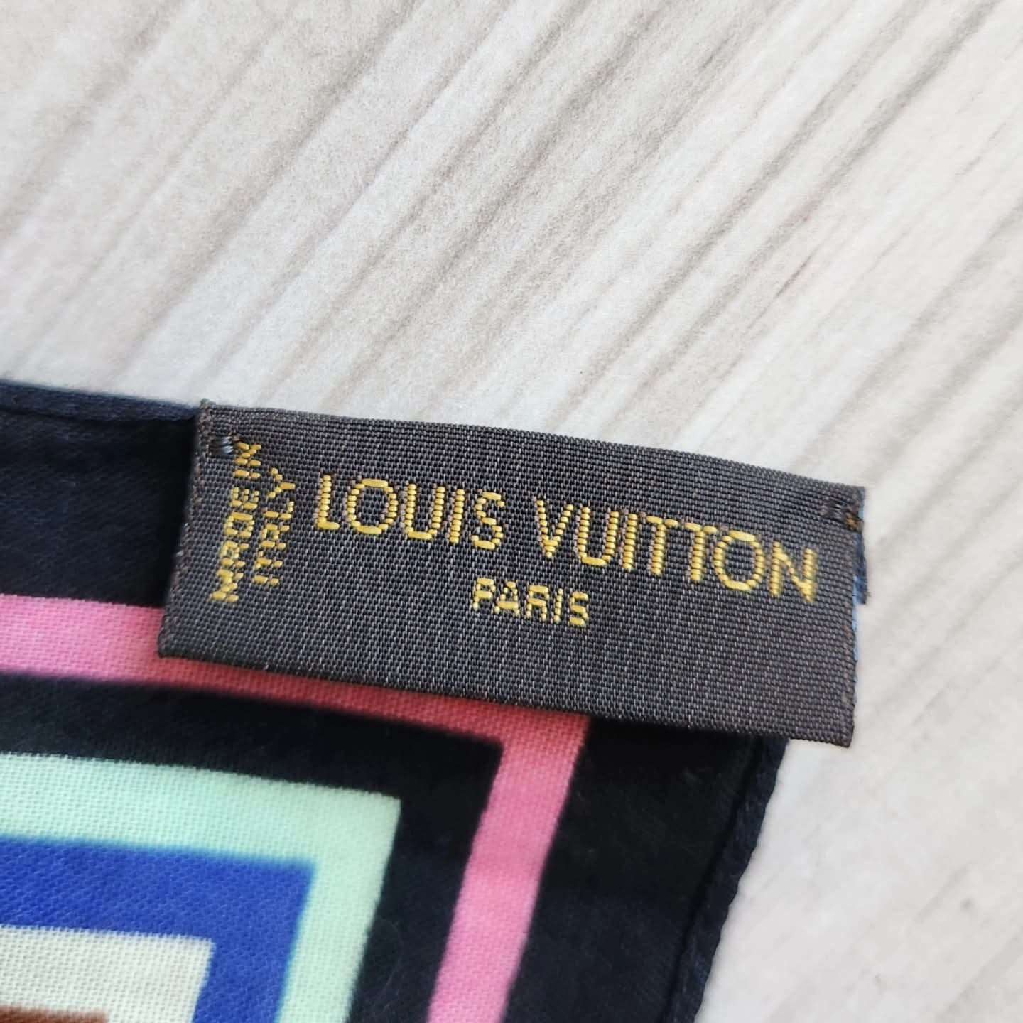 Louis Vuitton Foulard
