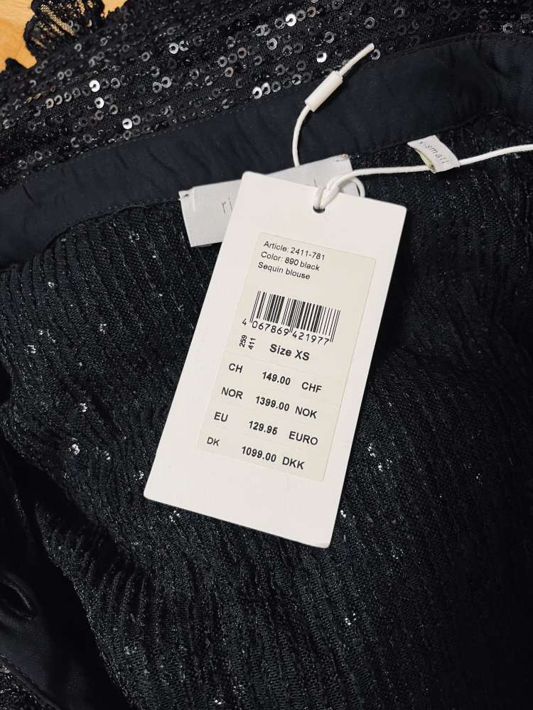 Rich&Royal čierna blúzka - flitre XS