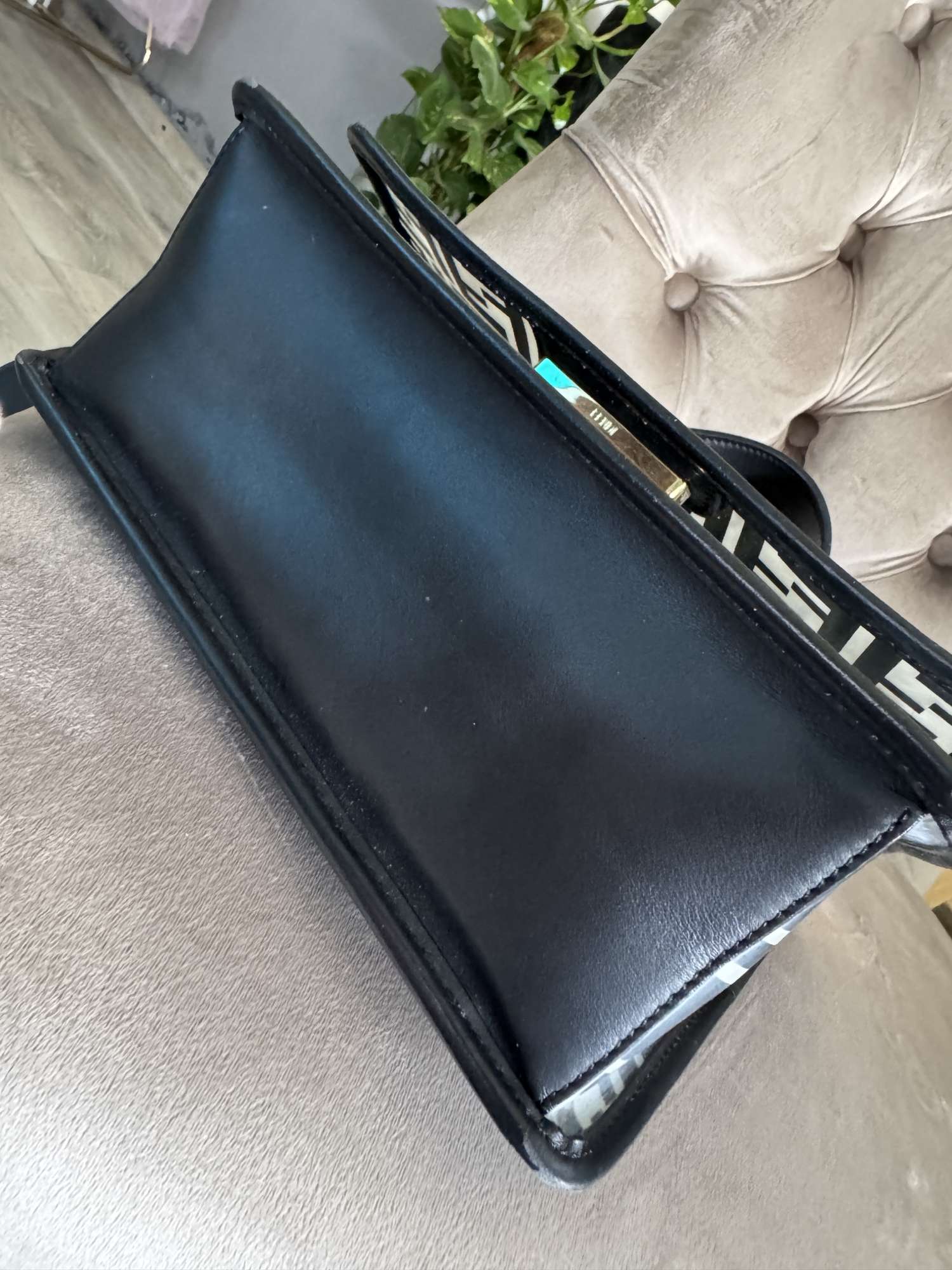 TPU FF CALFSKIN F IS FENDI KAN I SHOULDER BAG BLACK