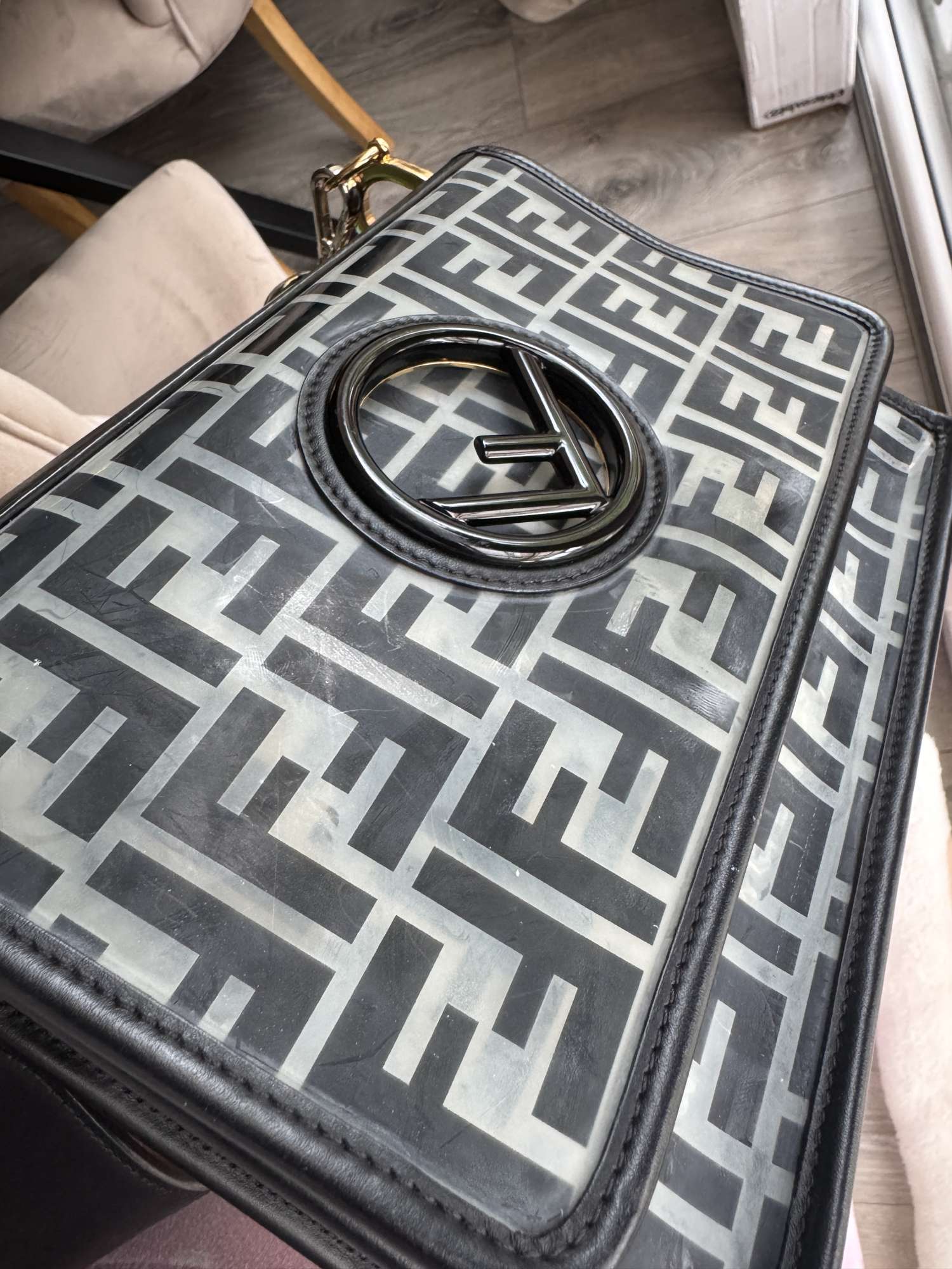TPU FF CALFSKIN F IS FENDI KAN I SHOULDER BAG BLACK