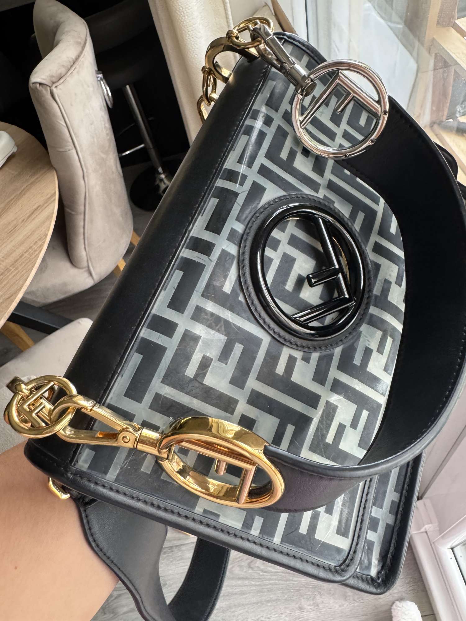 TPU FF CALFSKIN F IS FENDI KAN I SHOULDER BAG BLACK