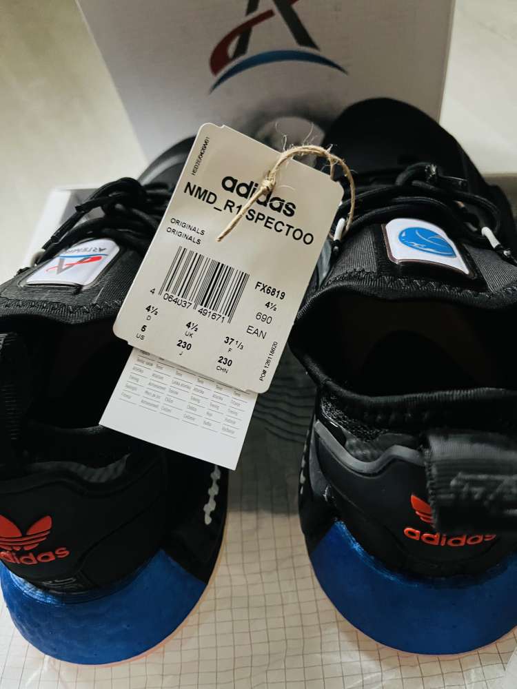 Tenisky Adidas NMD R1 Spectoo 37,5