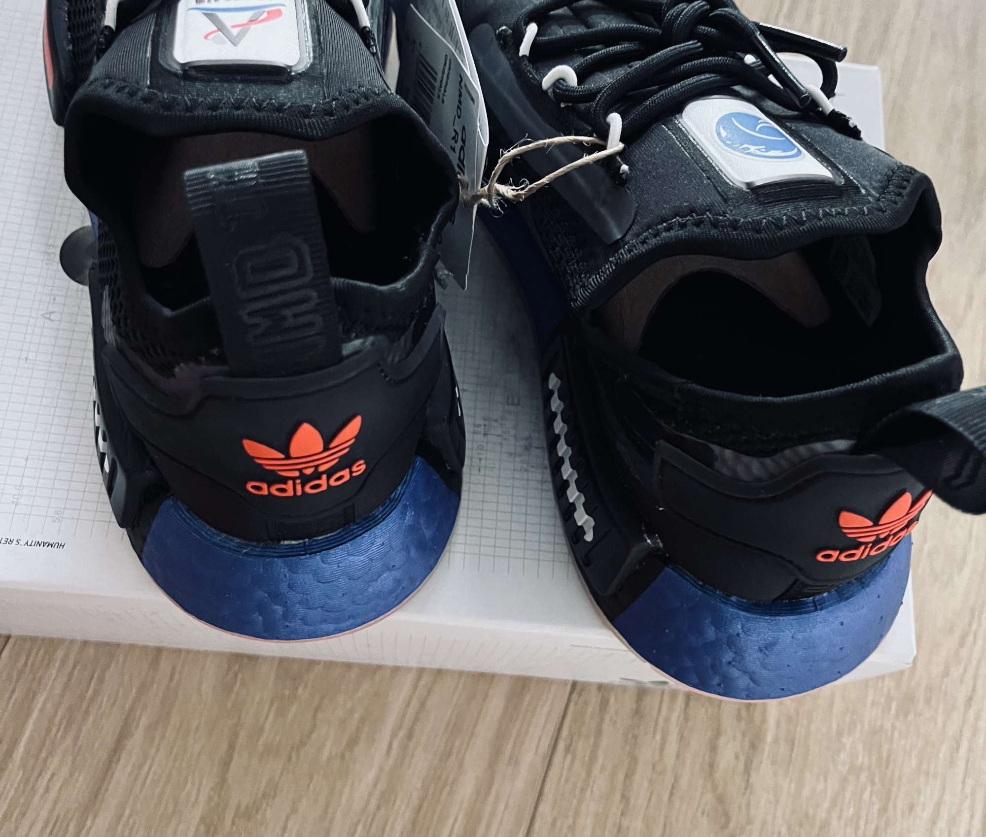 Tenisky Adidas NMD R1 Spectoo 37,5