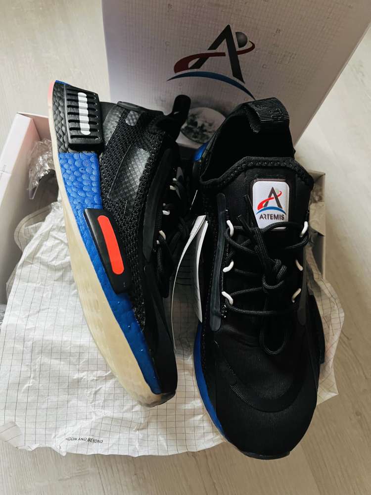 Tenisky Adidas NMD R1 Spectoo 37,5