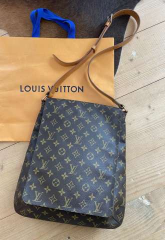 https://www.vipluxury.sk/Louis Vuitton Salsa messenger
