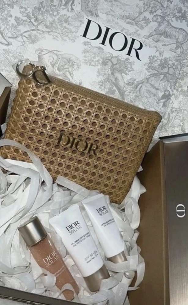 Dior set s clutchom