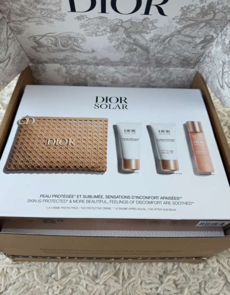 Dior clutch s produktmi