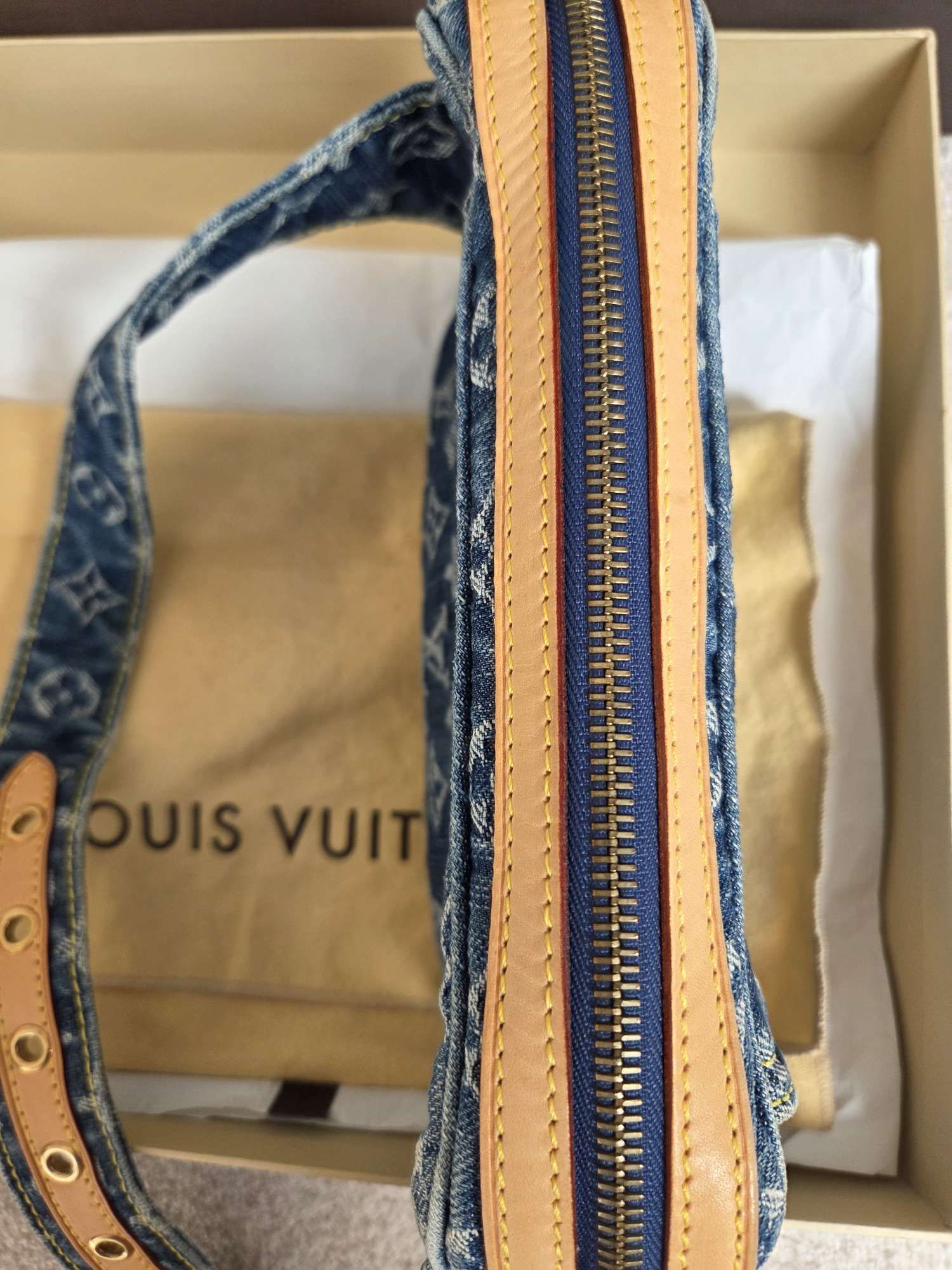 Louis Vuitton denim belt bag iba skladovaná