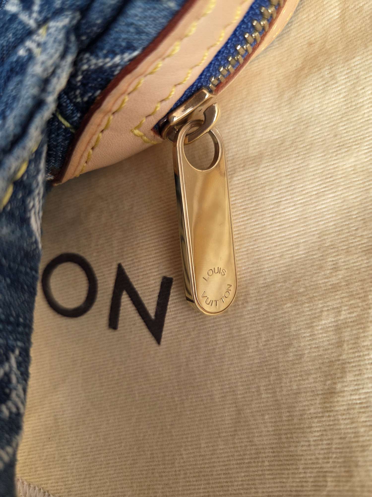 Louis Vuitton denim belt bag iba skladovaná