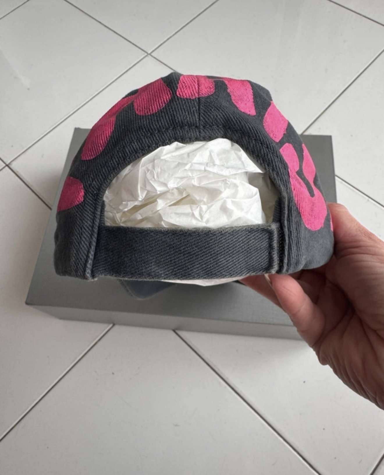 Balenciaga šiltovka