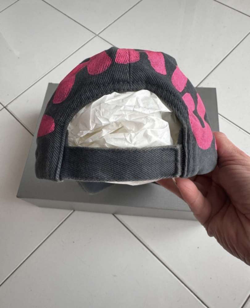 Balenciaga šiltovka