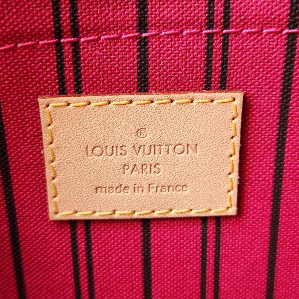 Louis Vuitton Pochette