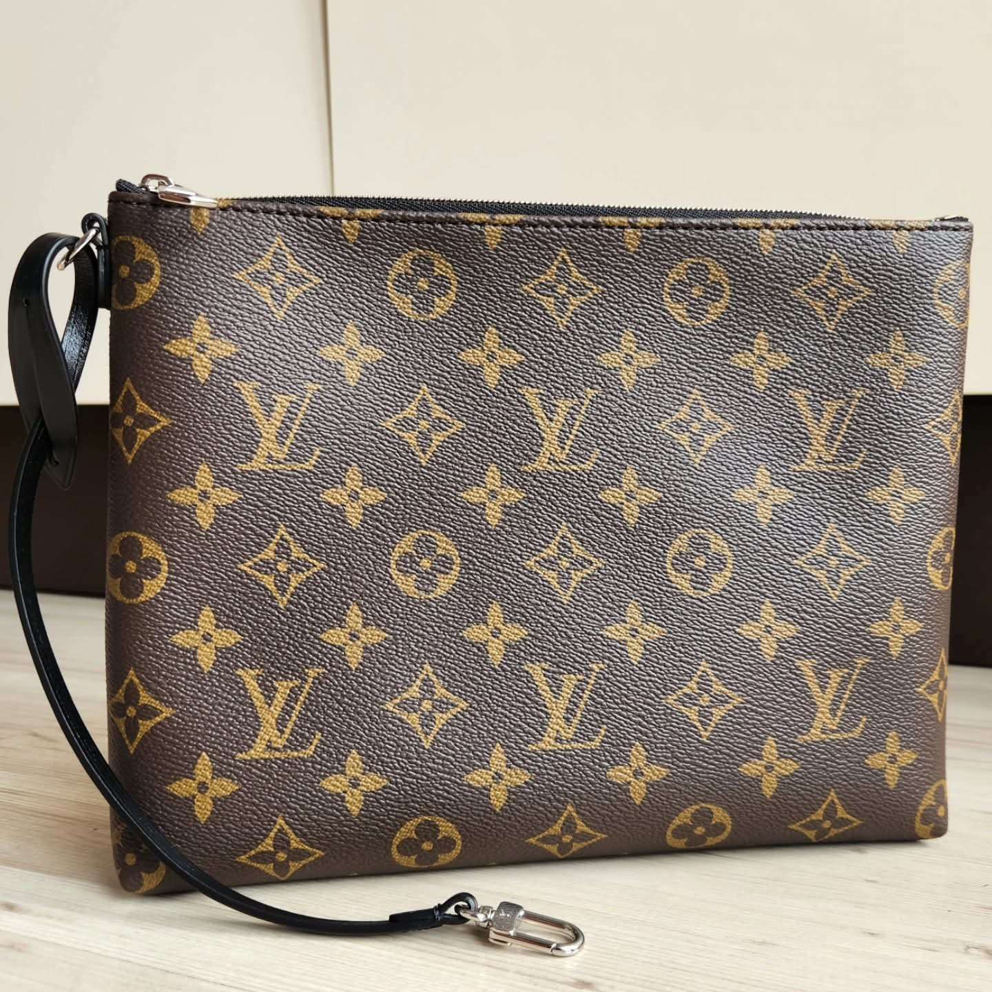 Louis Vuitton Clutch