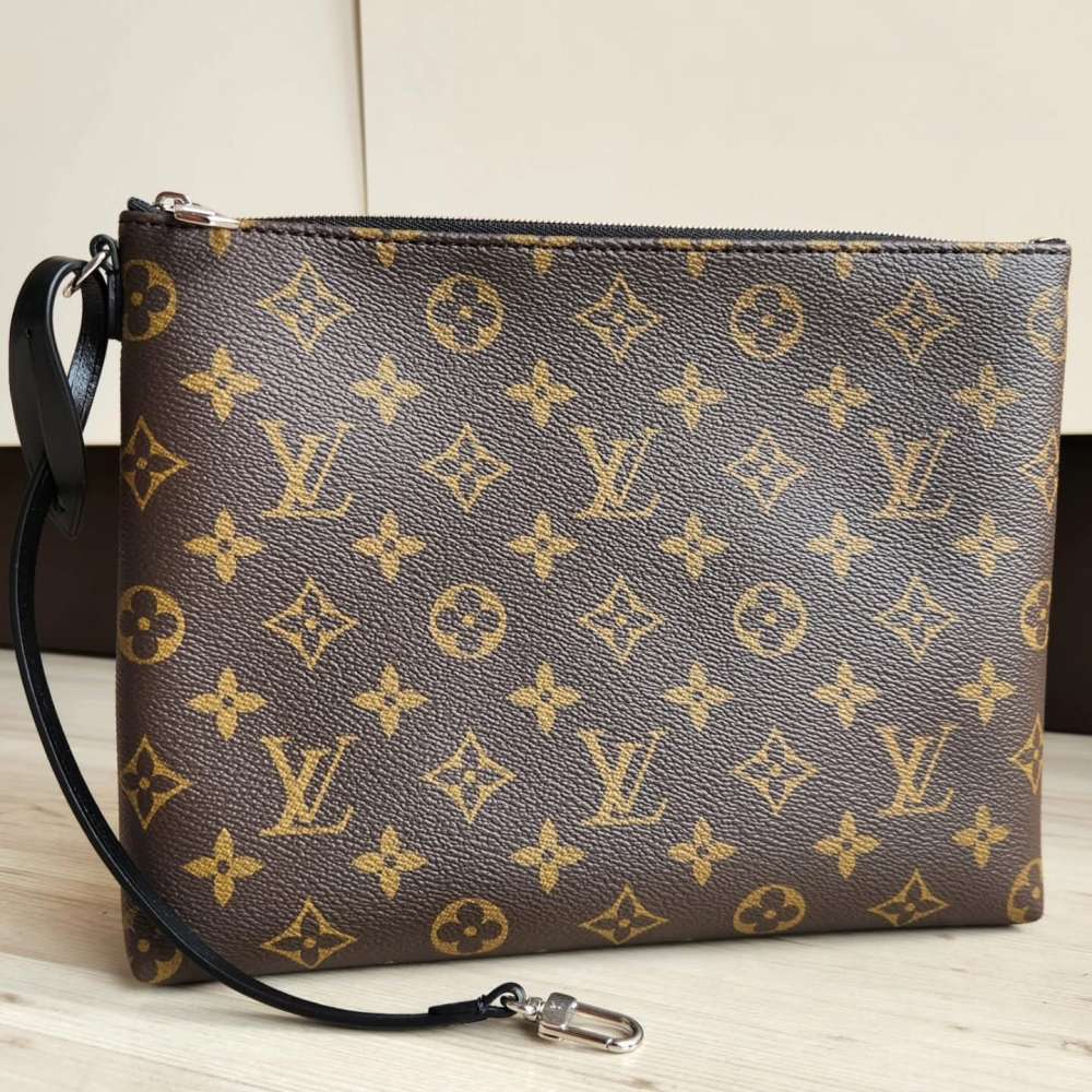 Louis Vuitton Clutch