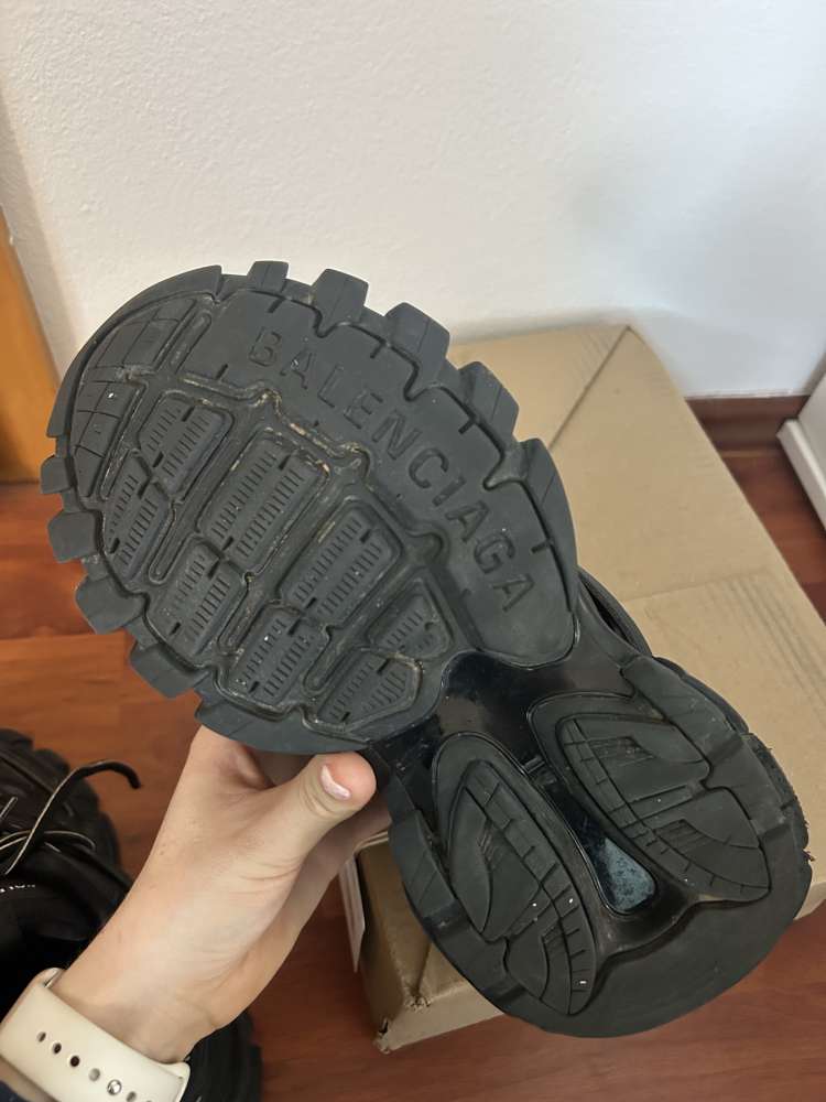 Balenciaga track