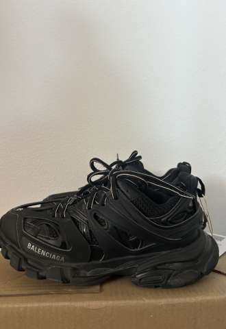 https://www.vipluxury.sk/Balenciaga track