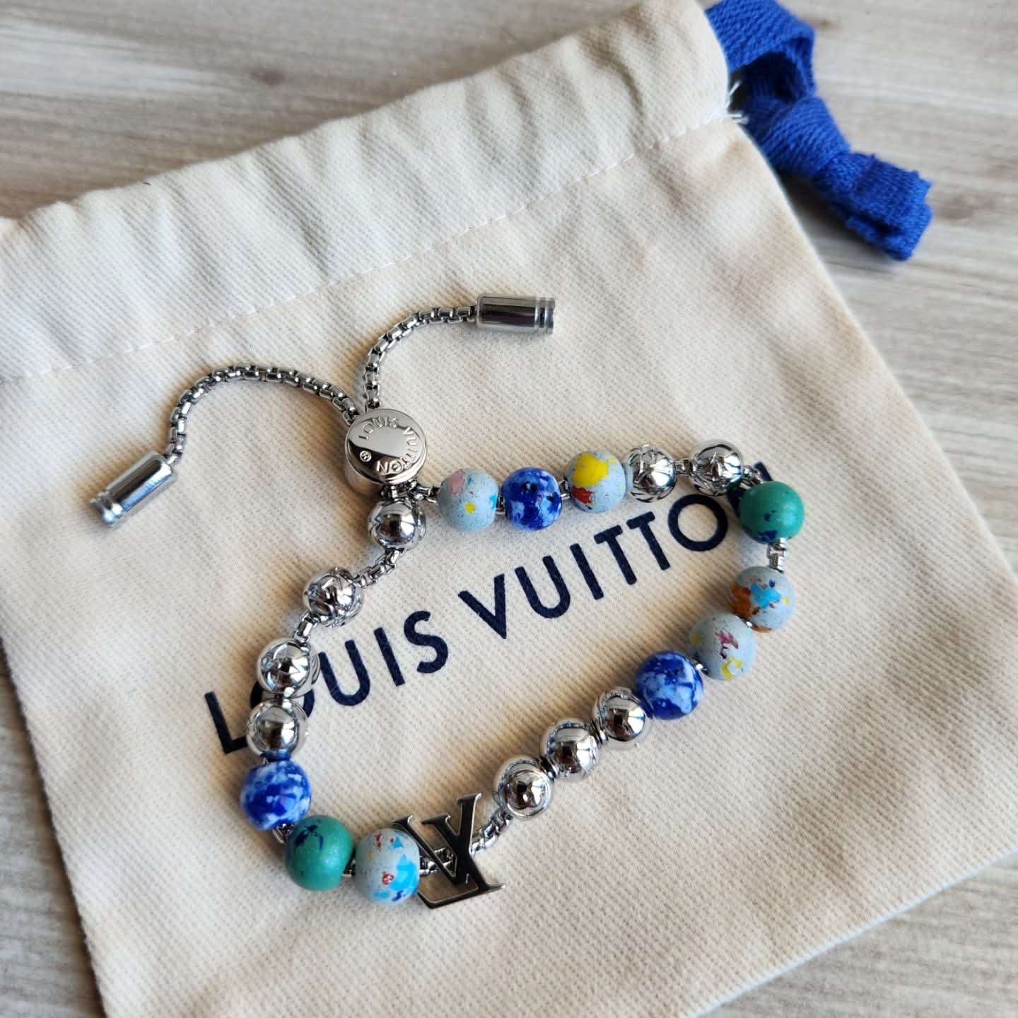 Louis Vuitton Naramek