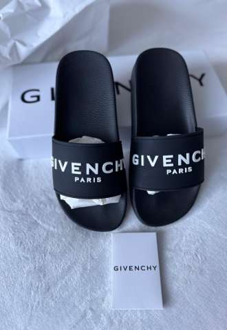 https://www.vipluxury.sk/Givenchy šlapky