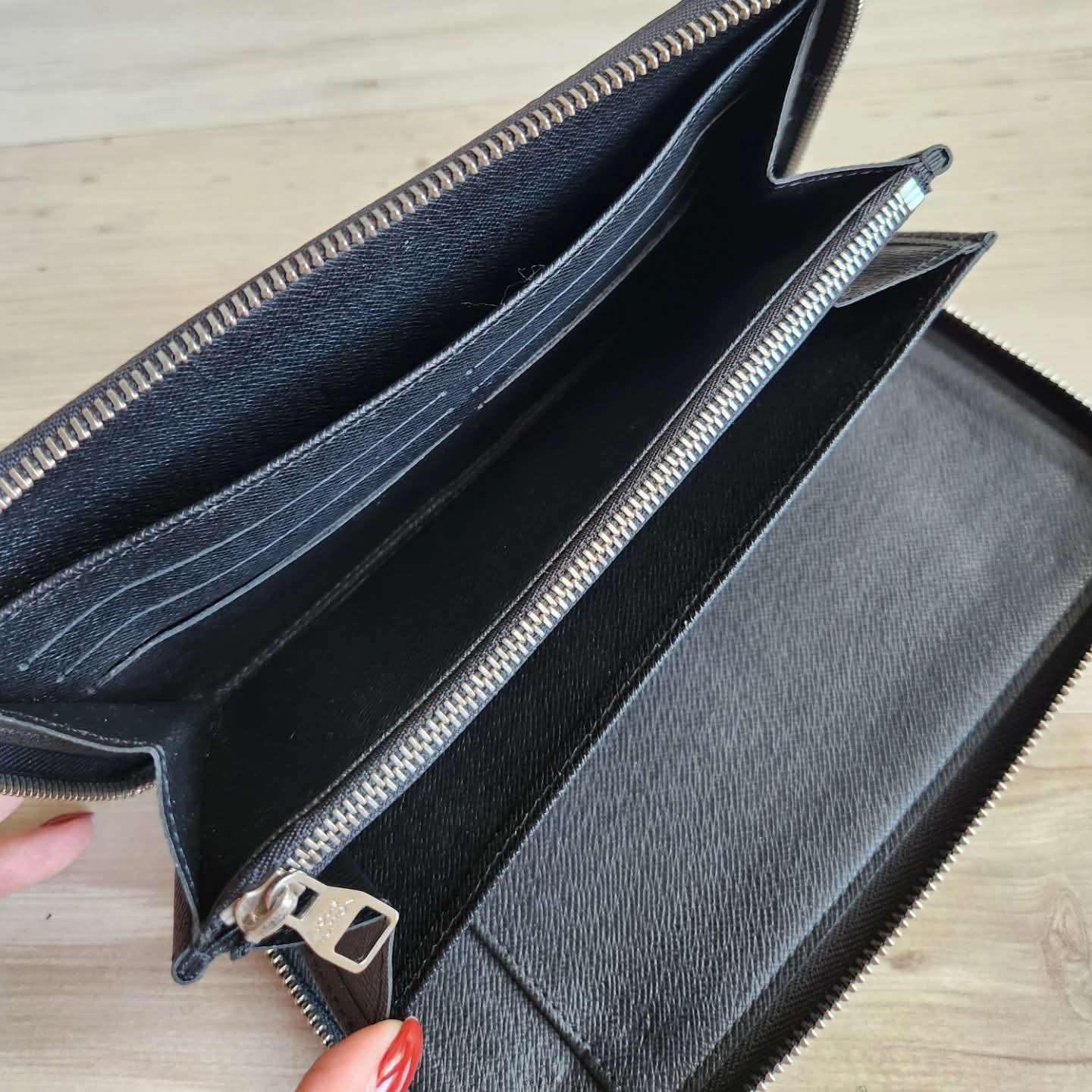 Louis Vuitton Zippy Organizer