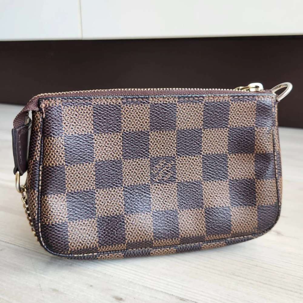 Louis Vuitton Mini Pochette