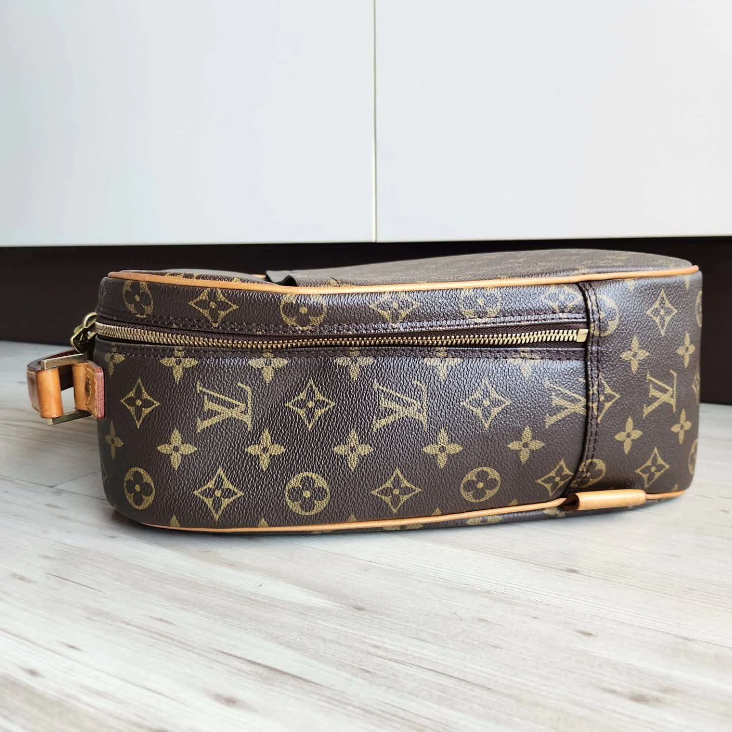 Louis Vuitton Packall