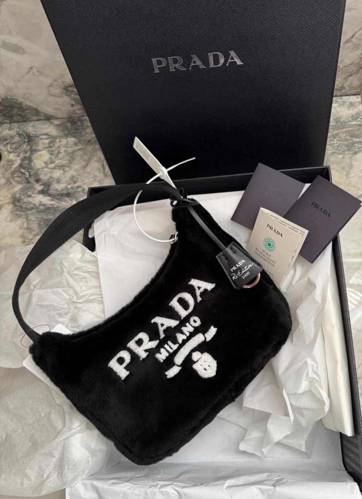 Prada kabelka