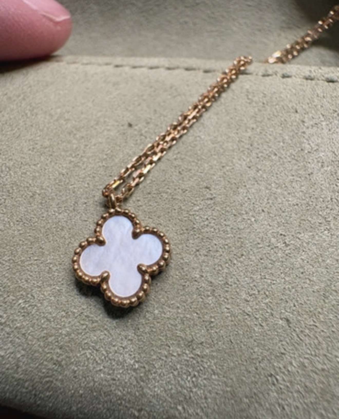 Van Cleef arpels nahrdelnik