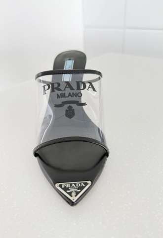 https://www.vipluxury.sk/Prada