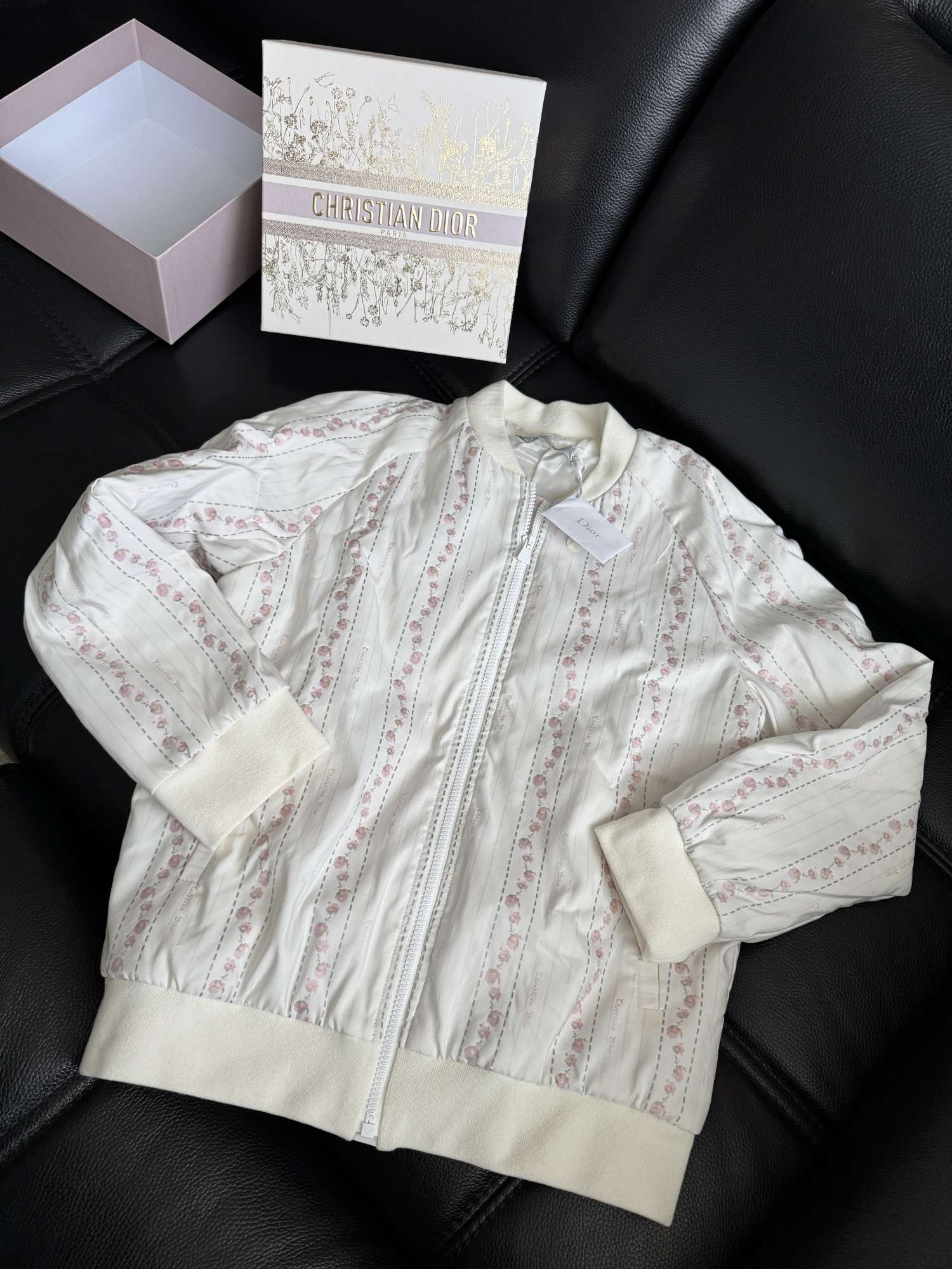 Dior bundička