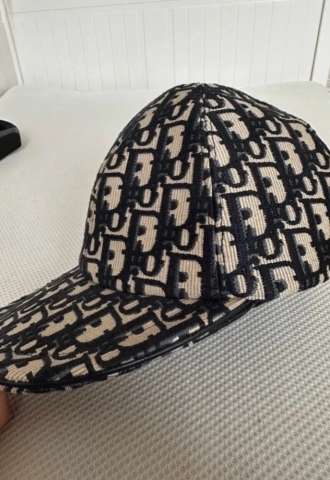 https://www.vipluxury.sk/Dior šiltovka