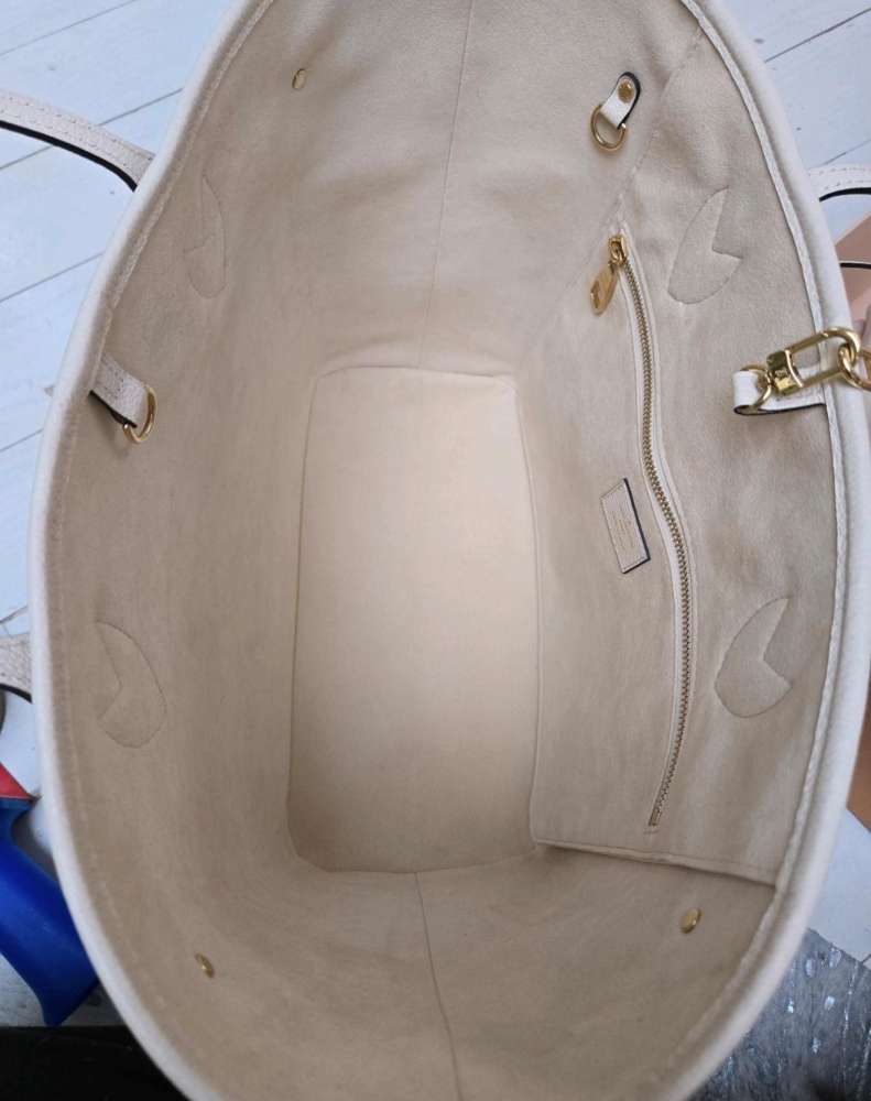Louis Vuitton Neverfull MM